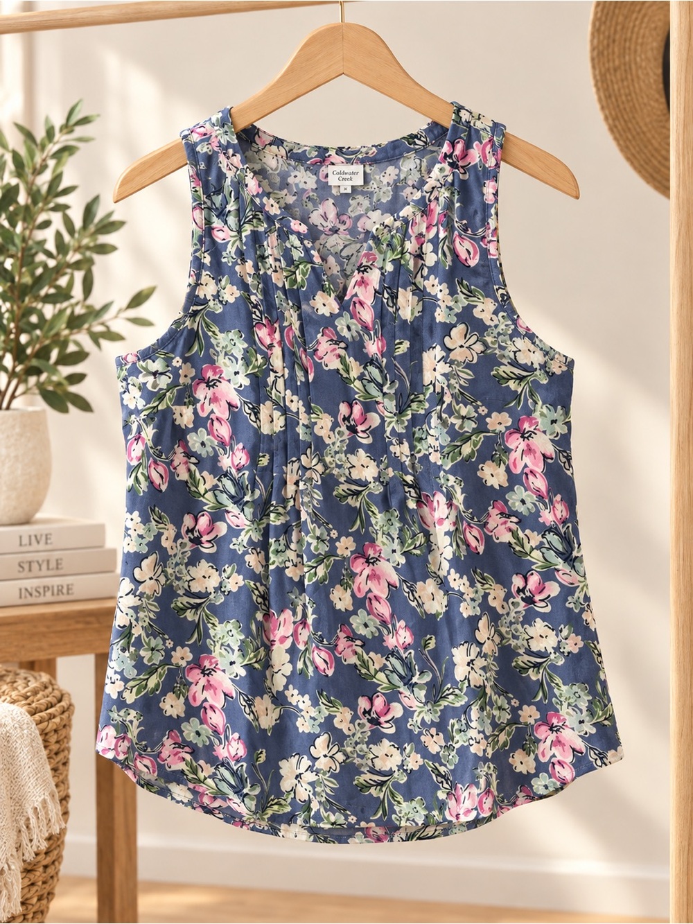 croft & barrow Navy Floral Pintuck Sleeveless Camisole